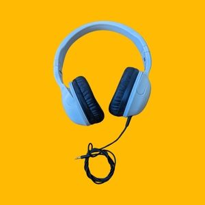 Skullcandy white over the ear headphones wired
